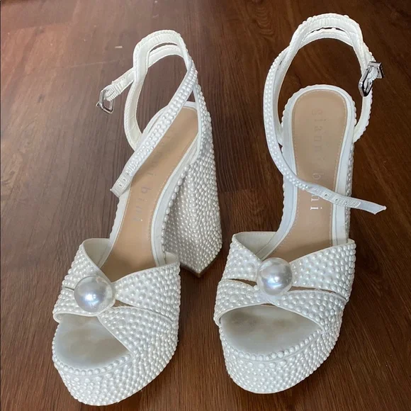 Gianni Bini Pearl Platform Wedding Shoe - Picture 5 of 7